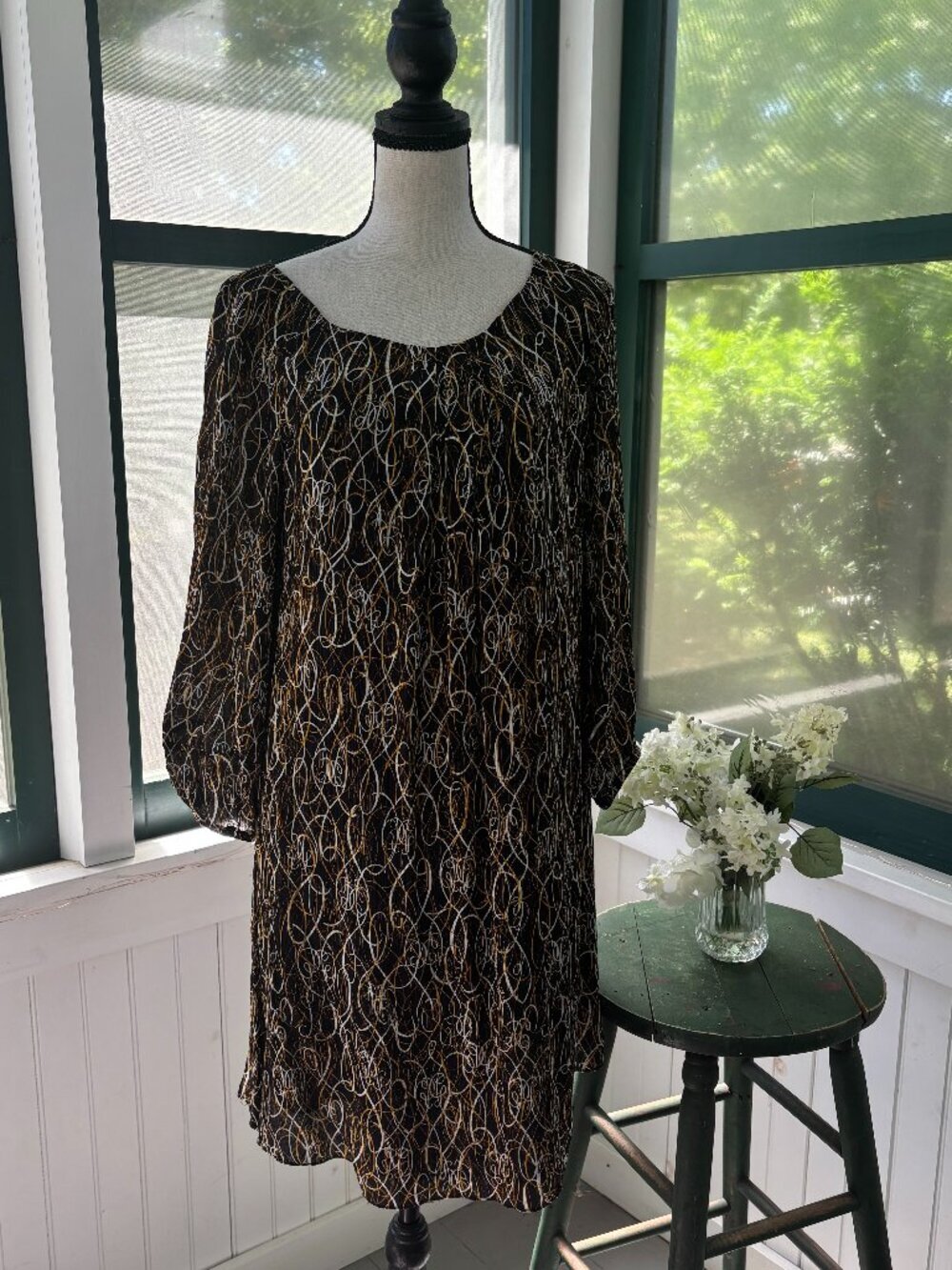 Diane von Furstenberg Silk Shift Dress | Black Gold Swirl | Size 6 | Like New